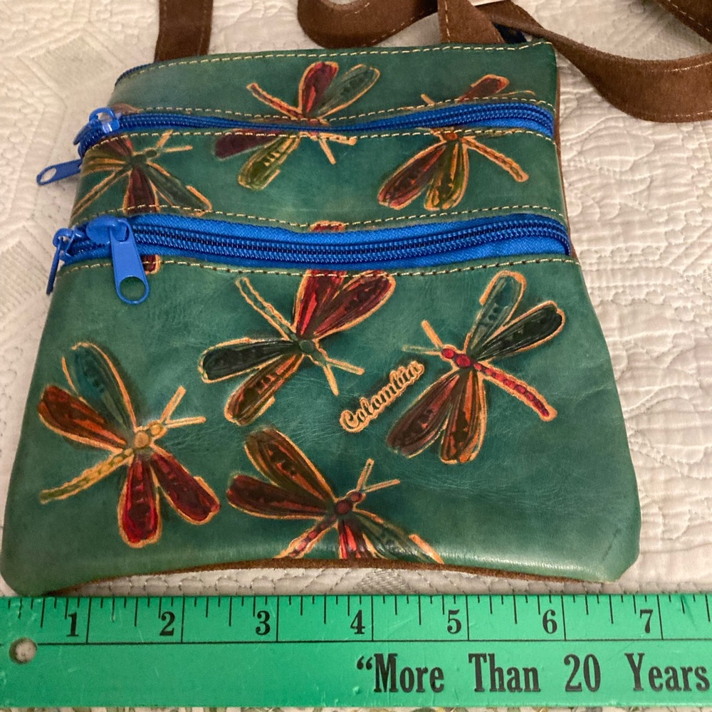 Hand-painted Leather Crossbody Bag from the Brand Colombitas Dragonfly Design - Picture 6 of 8
